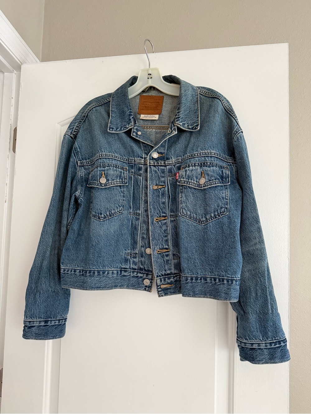Levi's Vintage-Inspired Medium Blue Denim Jacket - Women's Jean Jacket